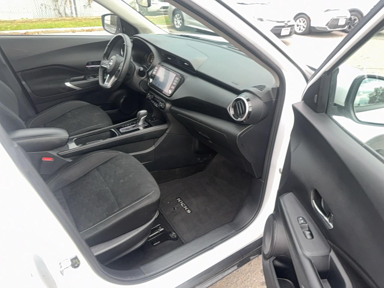 2025 Nissan Kicks Play SV