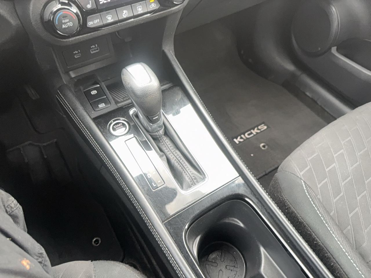 2025 Nissan Kicks Play SV
