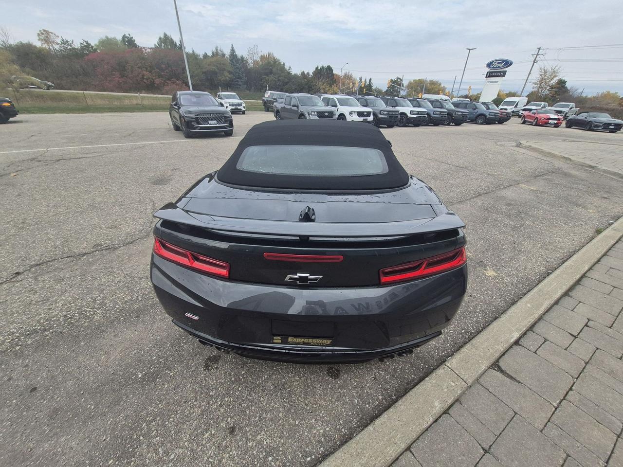 2017 Chevrolet Camaro 2SS, CONVERTIBLE, 6.L V8! MANUAL! LOADED! Photo3