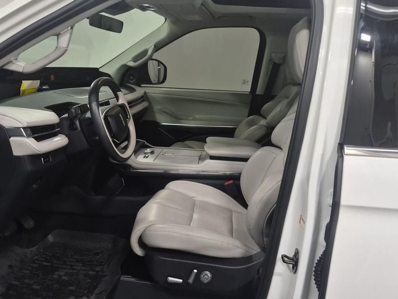2025 Lincoln Navigator Reserve Photo4