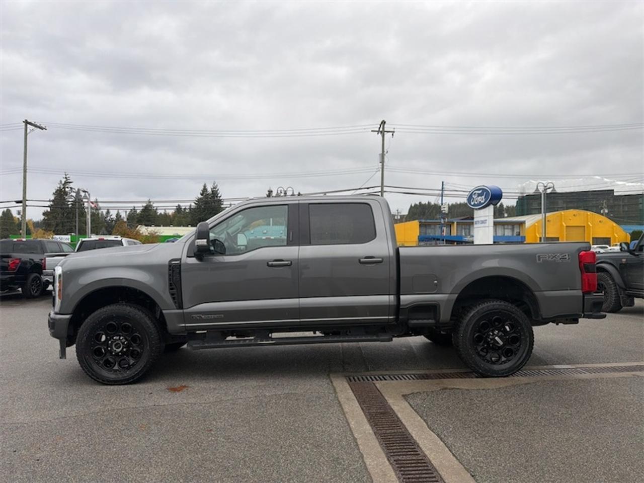 2024 Ford F-350 Super Duty Lariat  - Leather Seats Photo1