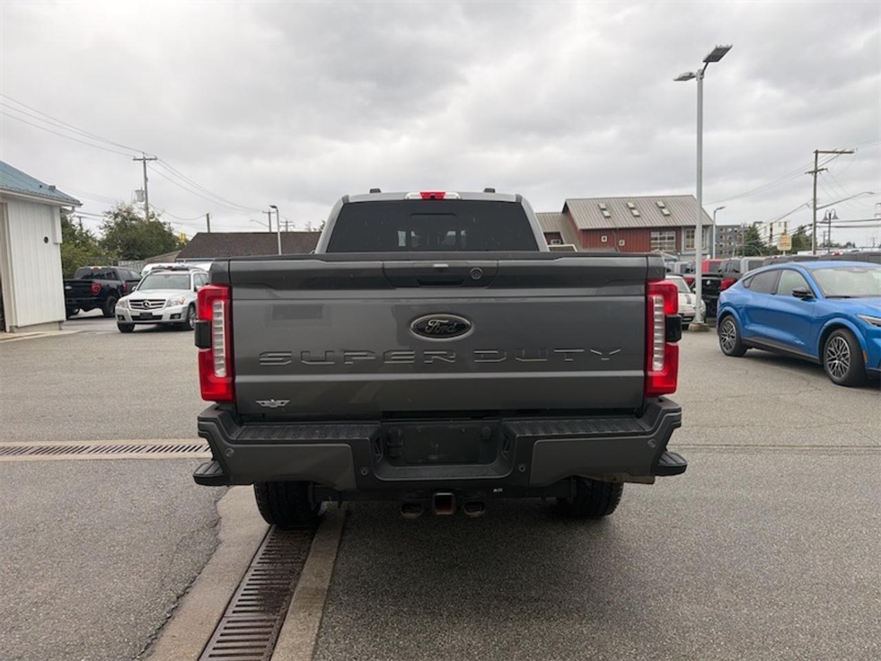 2024 Ford F-350 Super Duty Lariat  - Leather Seats Photo3