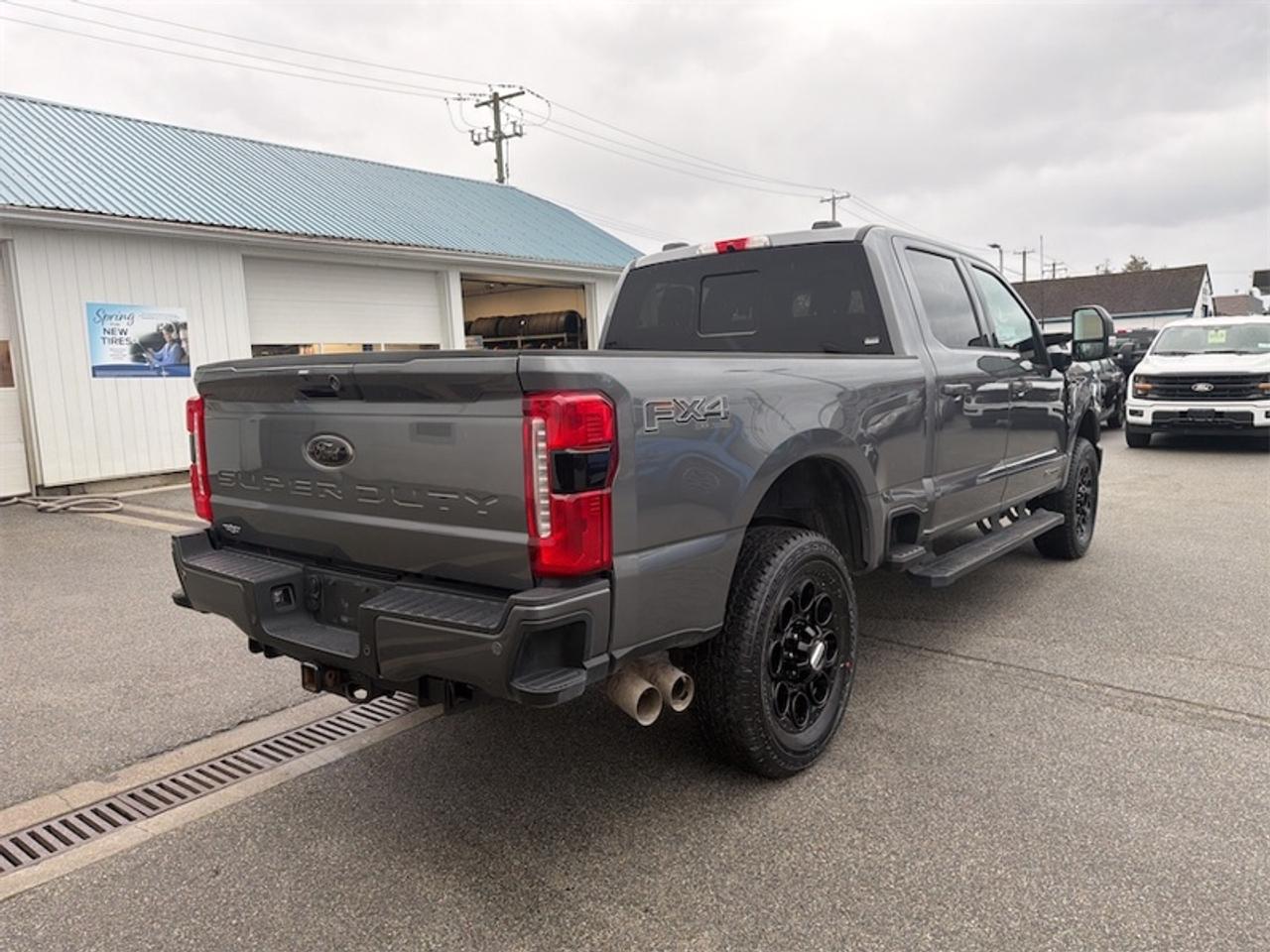 2024 Ford F-350 Super Duty Lariat  - Leather Seats Photo4