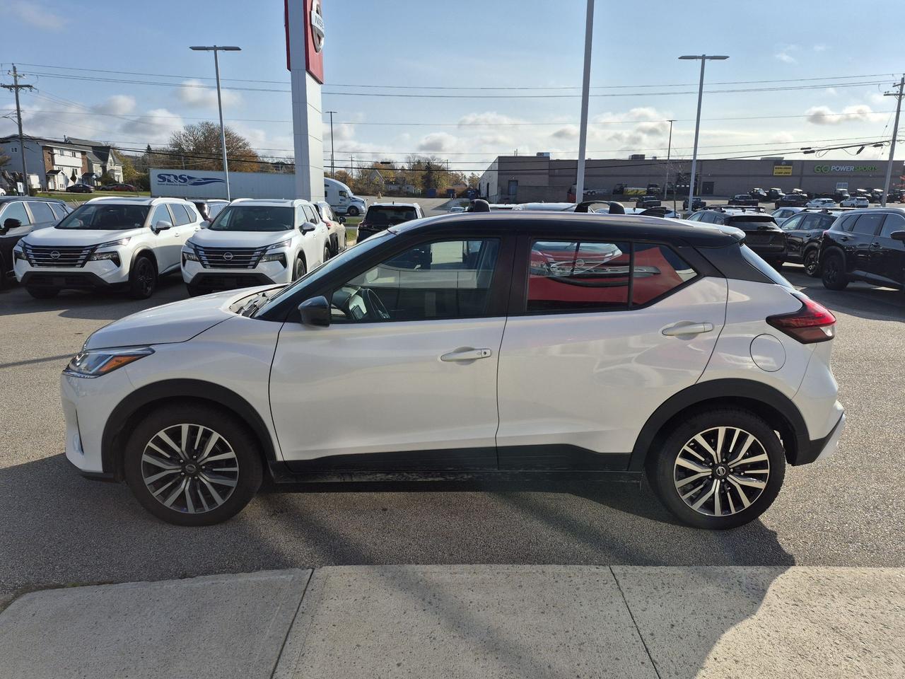 2021 Nissan Kicks SV Photo