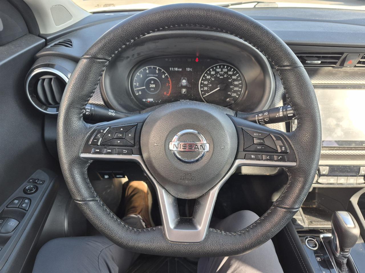 2021 Nissan Kicks SV Photo