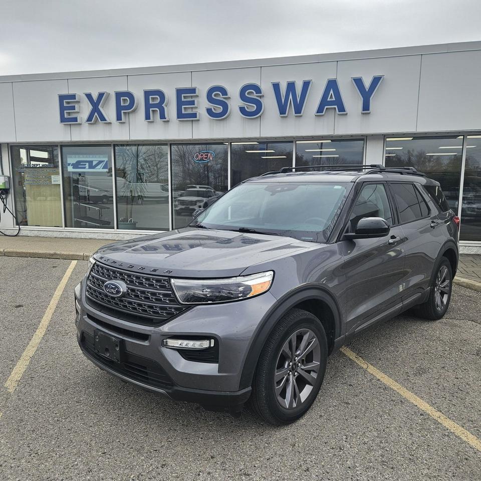 2022 Ford Explorer XLT Photo0