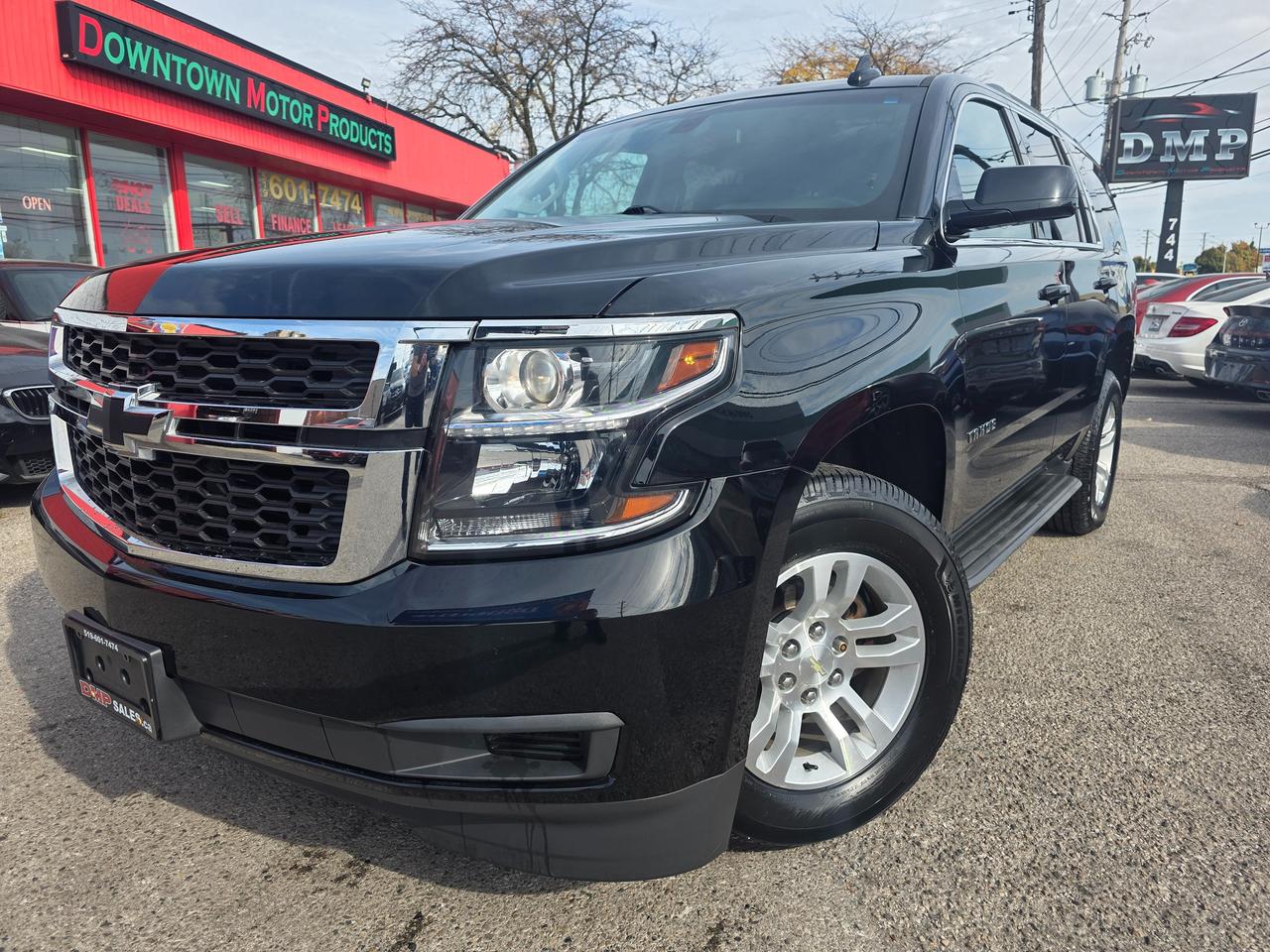 2017 Chevrolet Tahoe 4WD Photo1