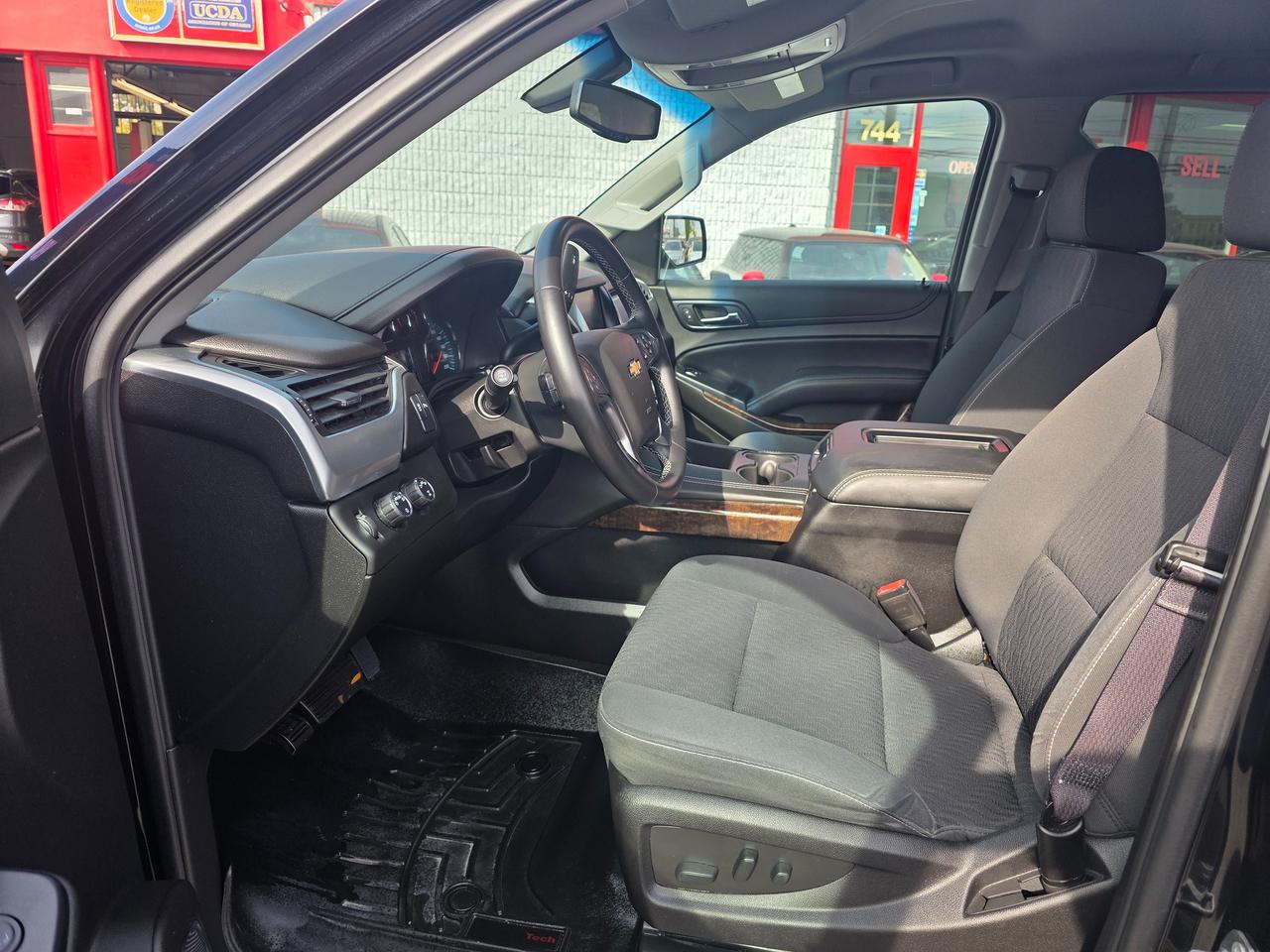 2017 Chevrolet Tahoe 4WD Photo