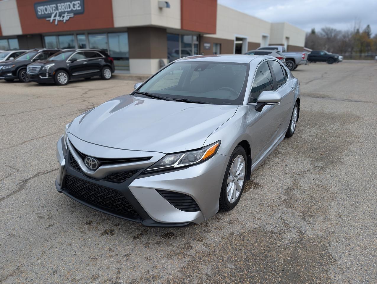 Silver 2018 Toyota Camry Sedan Front-Wheel Drive Automatic