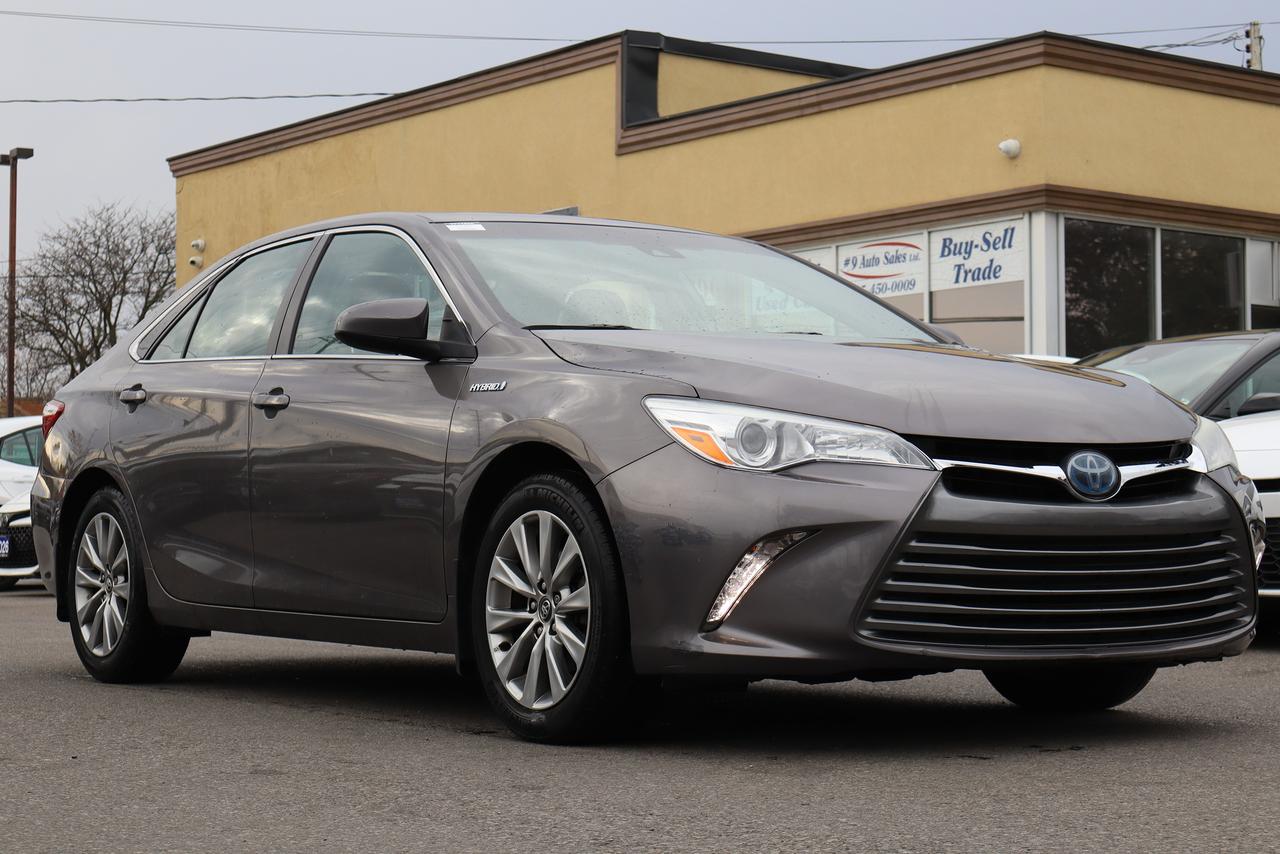 Gray 2017 Toyota Camry Hybrid Sedan Front-Wheel Drive Continuously Variable Transmission