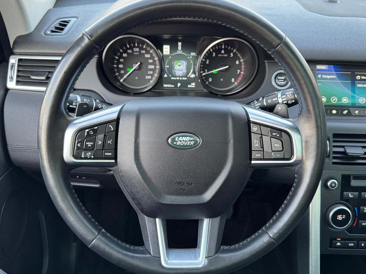 2017 Land Rover Discovery Sport 4WD HSE+7 Passenger+ApplePlay+COOLED Leather+Roof Photo