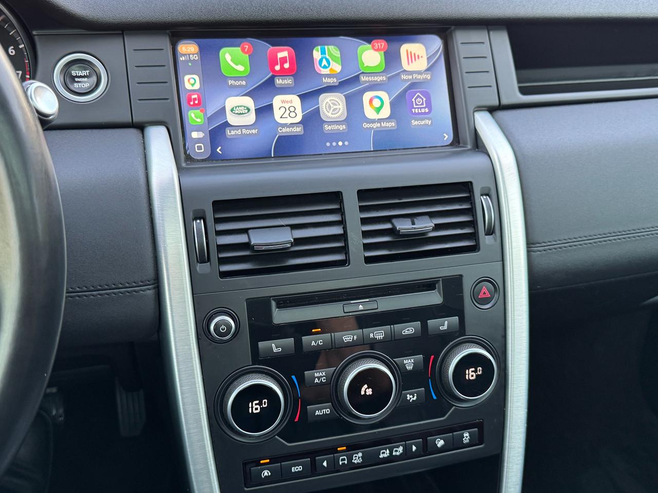 2017 Land Rover Discovery Sport 4WD HSE+7 Passenger+ApplePlay+COOLED Leather+Roof Photo