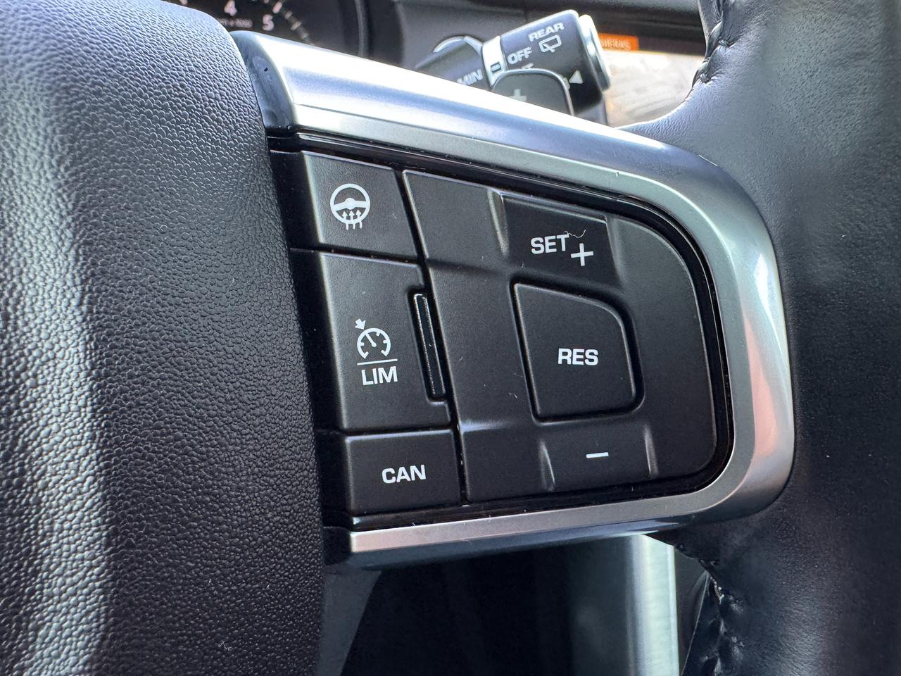 2017 Land Rover Discovery Sport 4WD HSE+7 Passenger+ApplePlay+COOLED Leather+Roof Photo