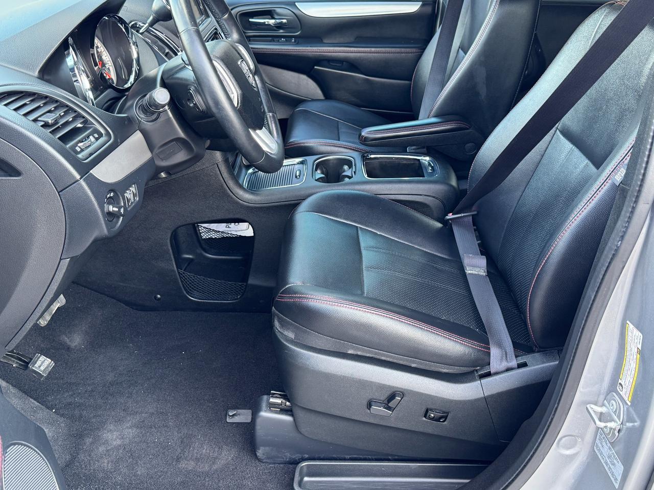 2017 Dodge Grand Caravan GT+StowNGo+DVD+Leather+CLEAN CARFAX Photo