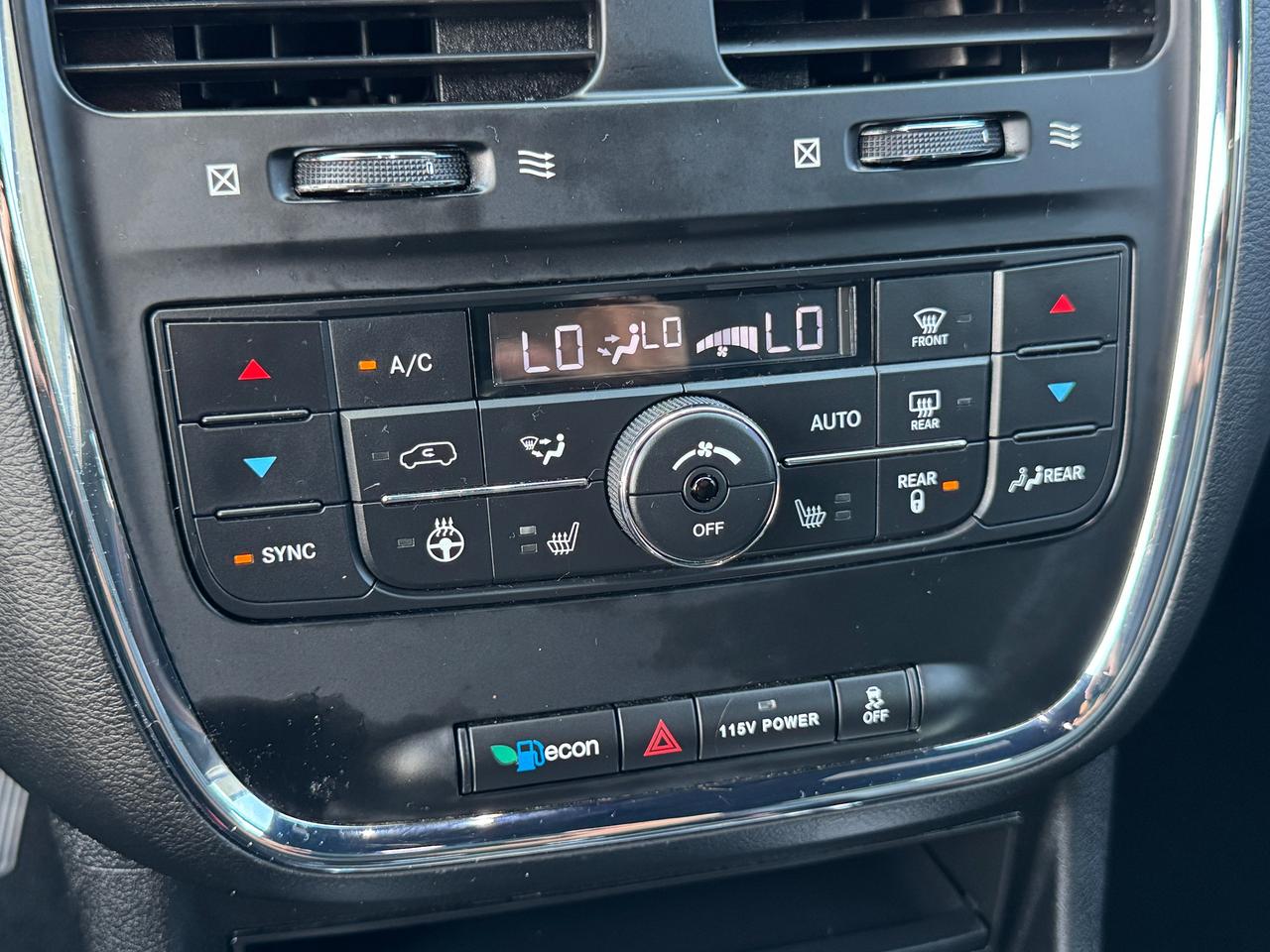 2017 Dodge Grand Caravan GT+StowNGo+DVD+Leather+CLEAN CARFAX Photo