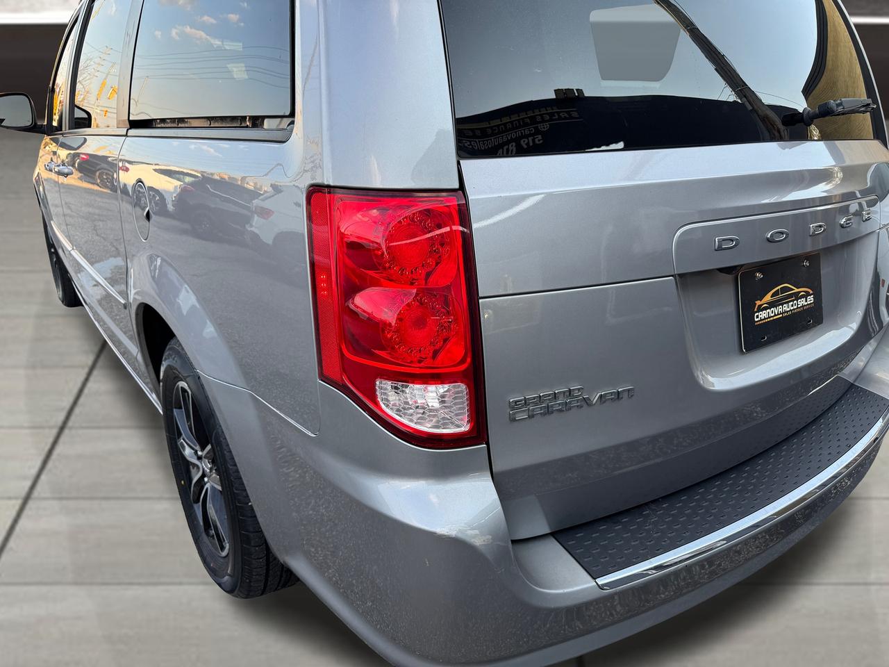 2017 Dodge Grand Caravan GT+StowNGo+DVD+Leather+CLEAN CARFAX Photo