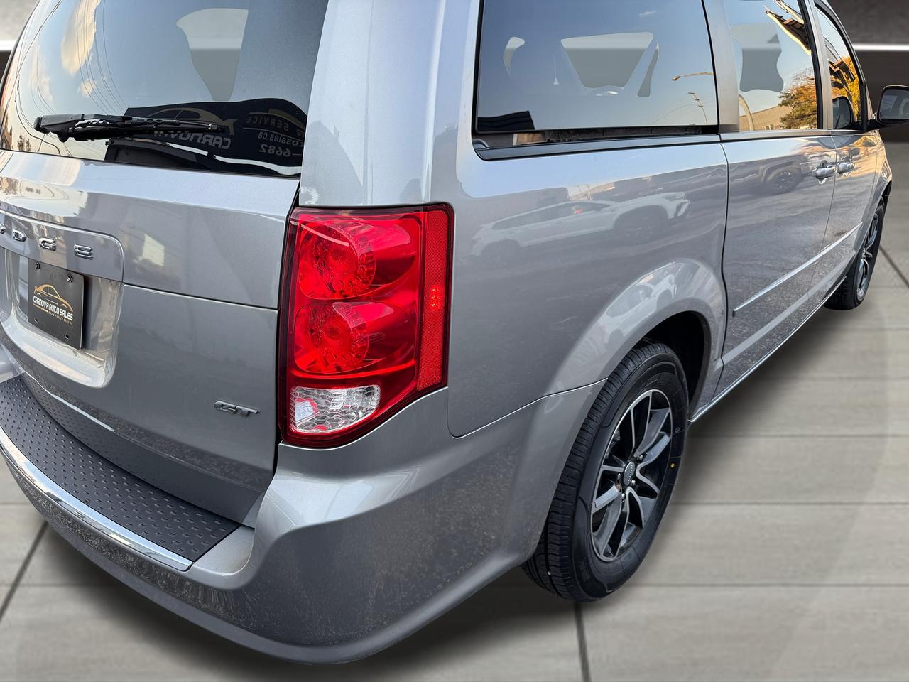 2017 Dodge Grand Caravan GT+StowNGo+DVD+Leather+CLEAN CARFAX Photo