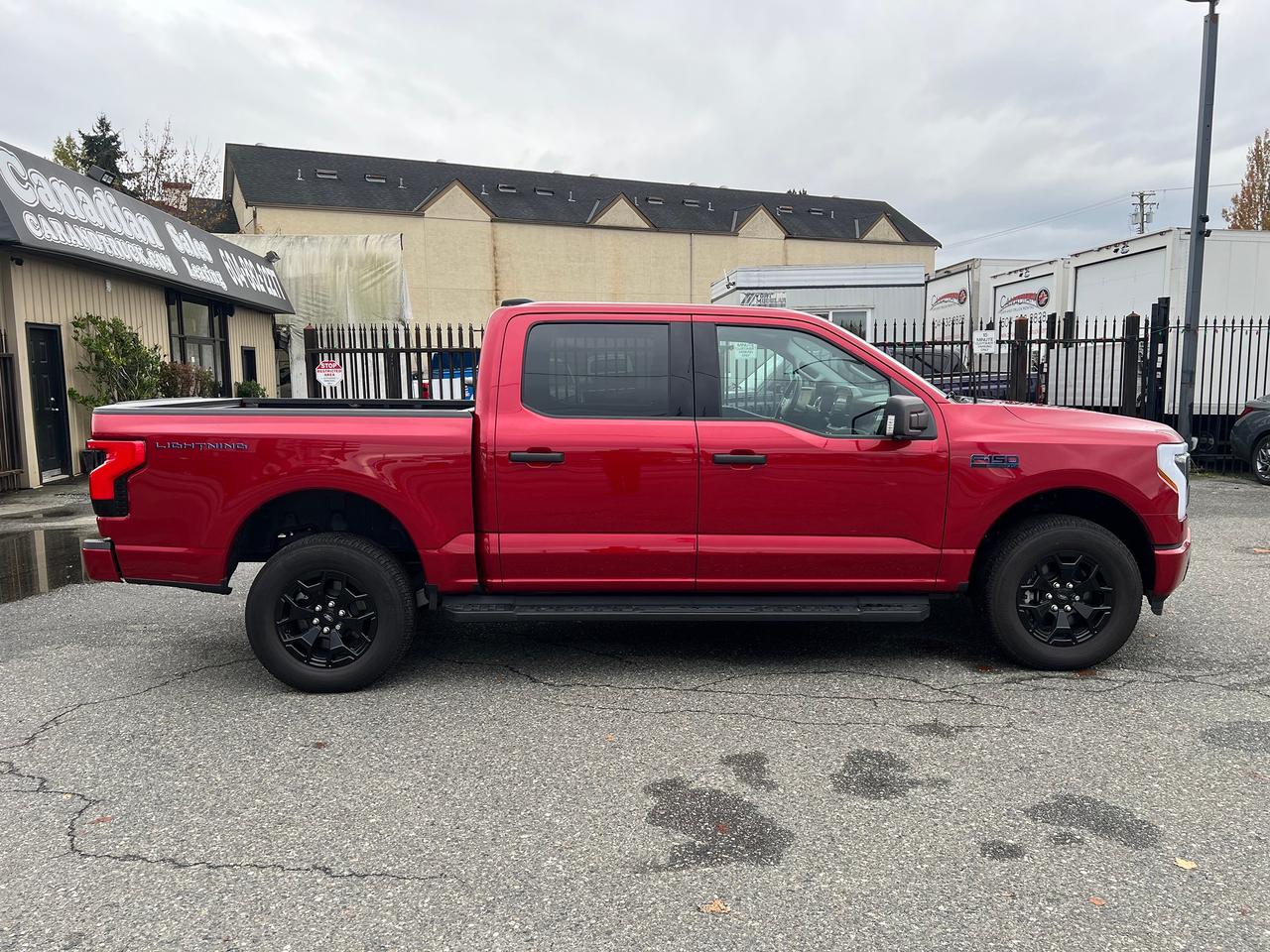 2025 Ford F-150 Lightning XLT Photo