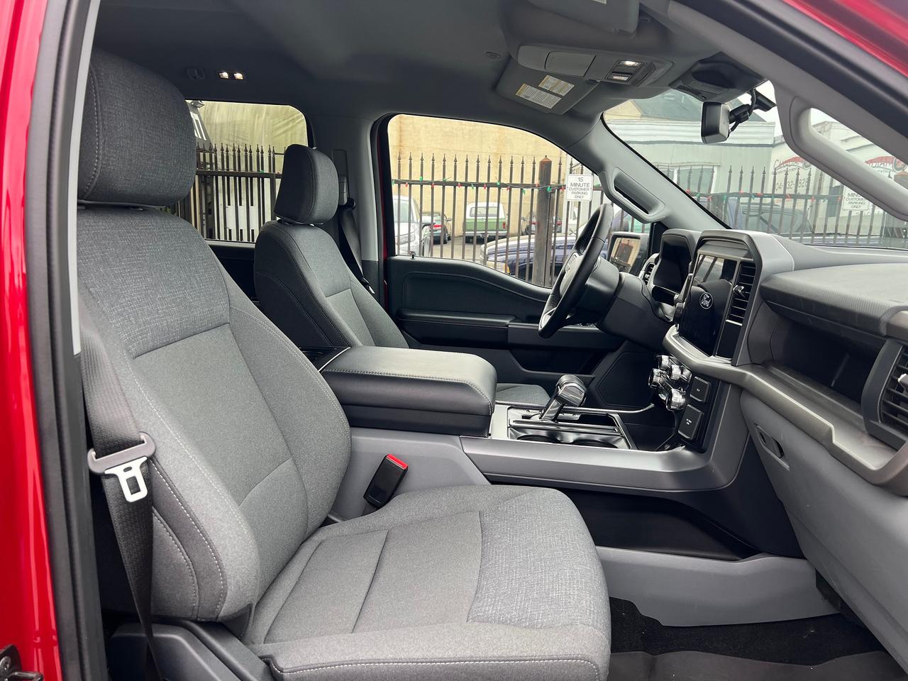 2025 Ford F-150 Lightning XLT Photo