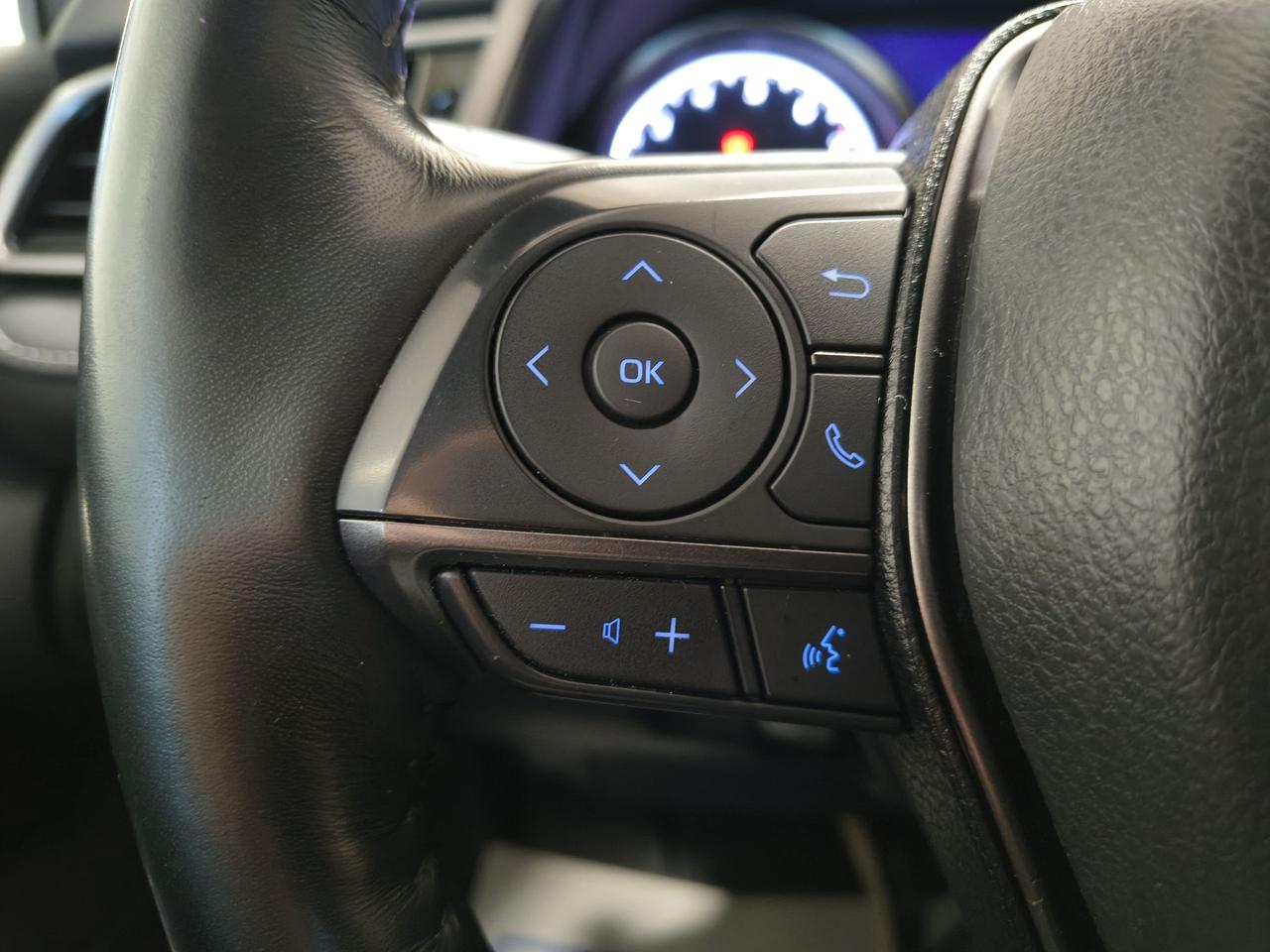 2023 Toyota Camry SE Photo