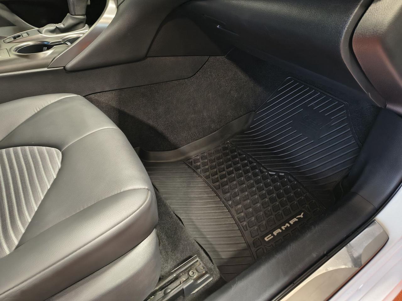 2023 Toyota Camry SE Photo