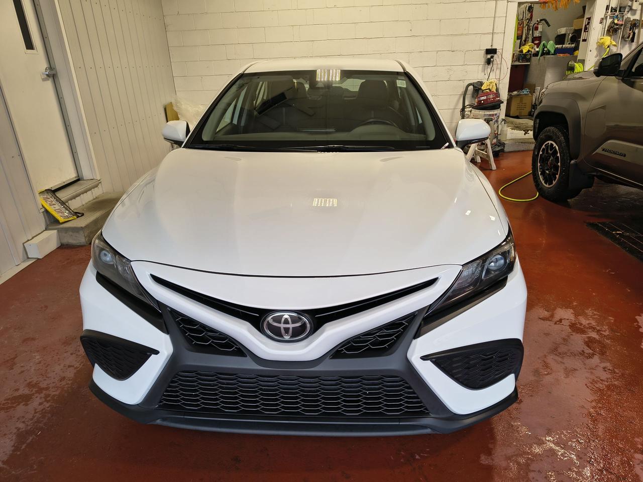 2023 Toyota Camry SE Photo0