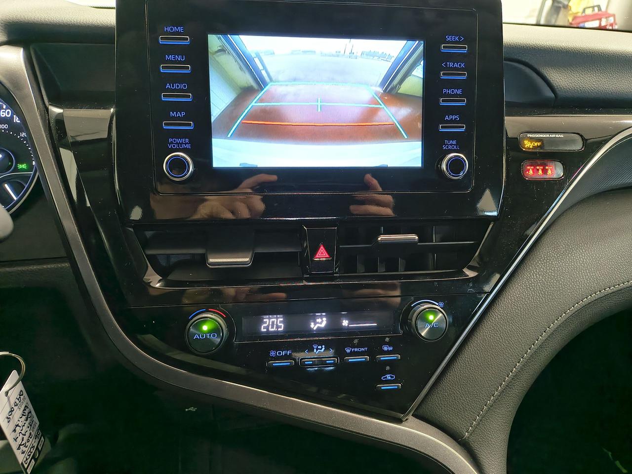 2023 Toyota Camry SE Photo0