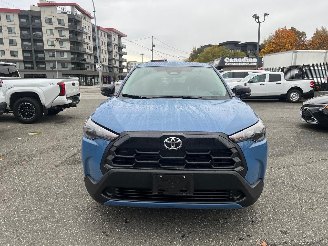 2026 Toyota Corolla Cross LE AWD Photo5