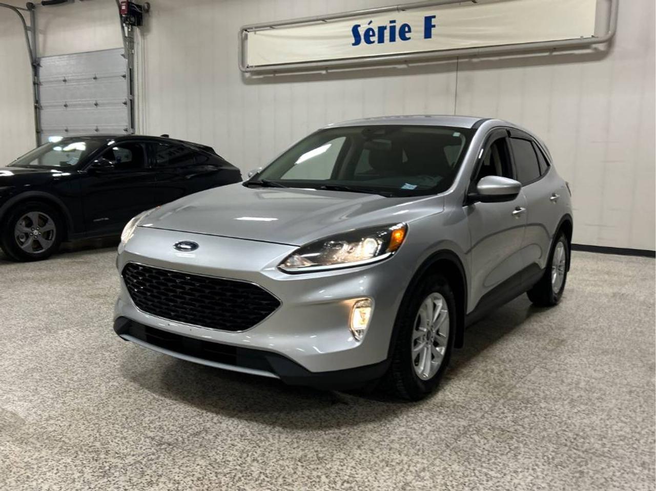 2020 Ford Escape SE FWD - Photo #1