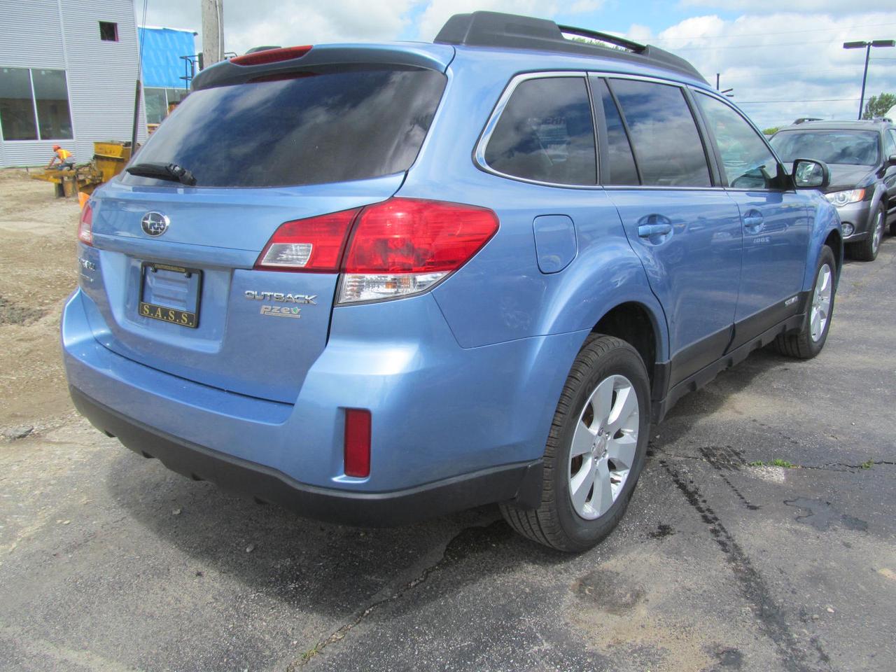 2010 Subaru Outback UNKNOWN Photo