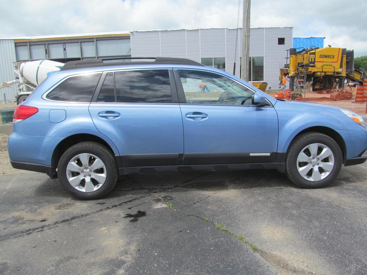 2010 Subaru Outback UNKNOWN Photo4