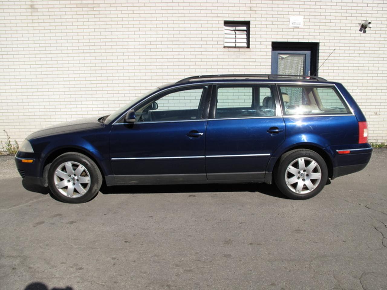 2005 Volkswagen Passat GLS WAGON Photo