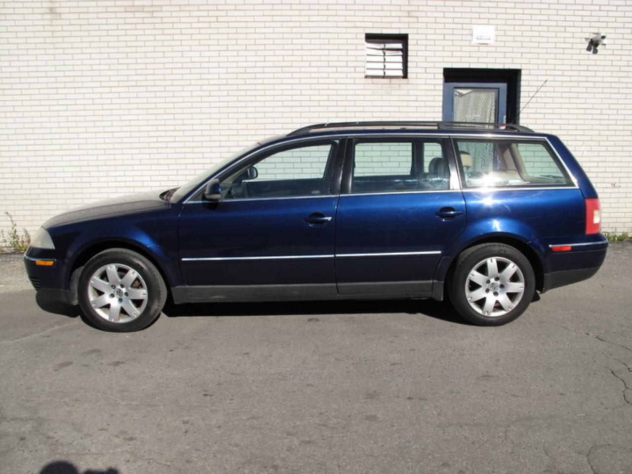 2005 Volkswagen Passat GLS WAGON Photo2