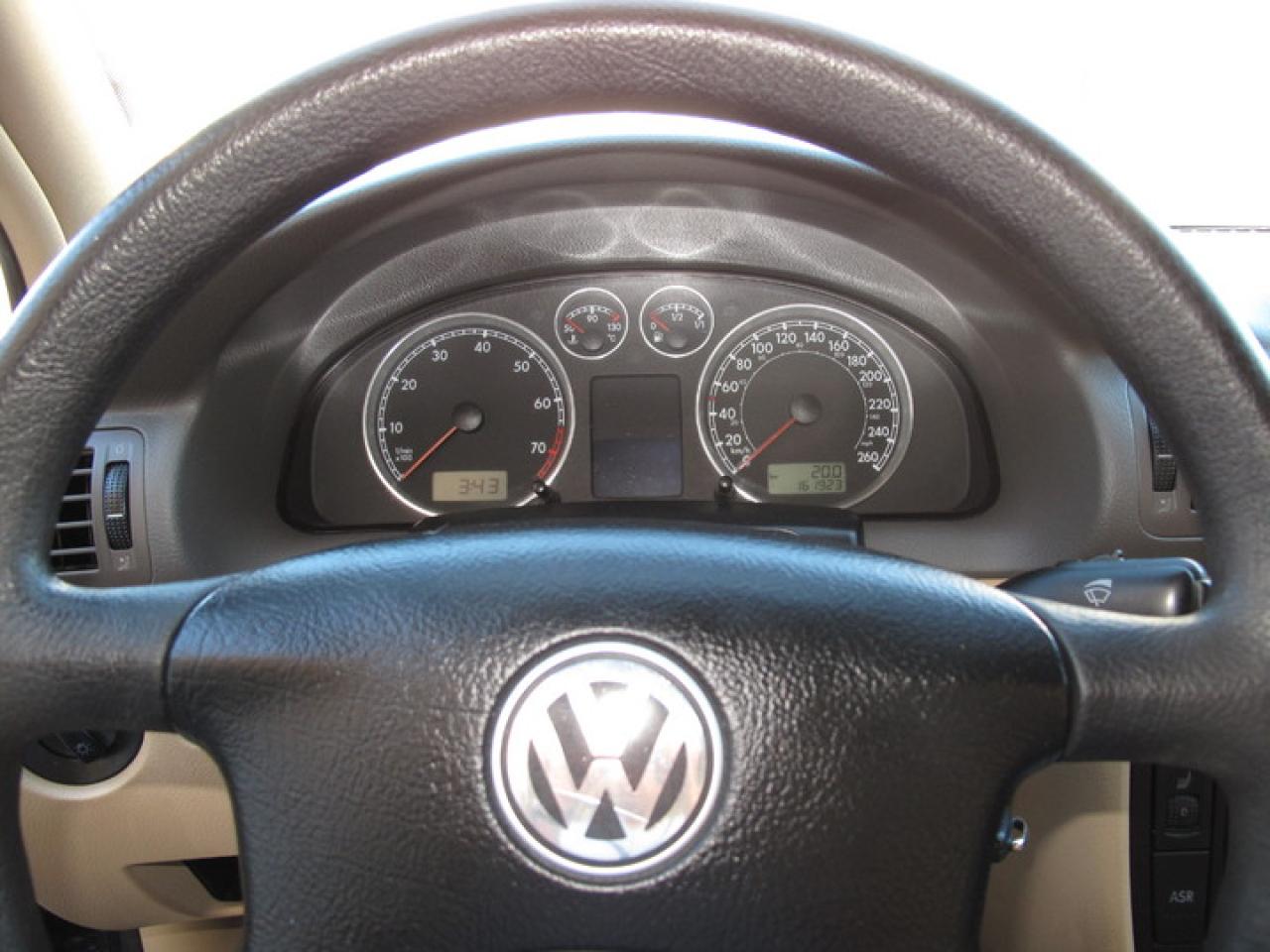 2005 Volkswagen Passat GLS WAGON Photo4