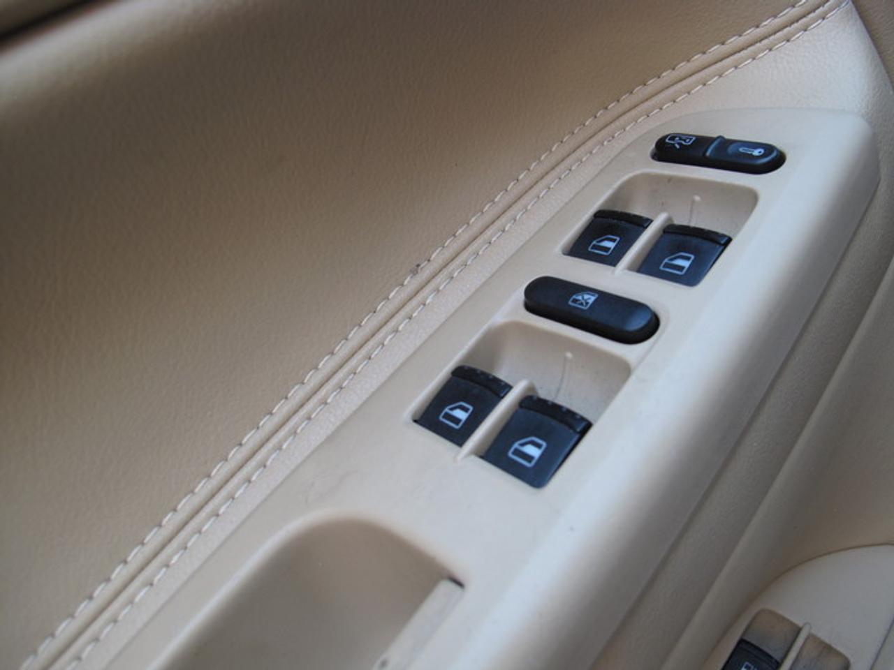 2005 Volkswagen Passat GLS WAGON - Photo #8