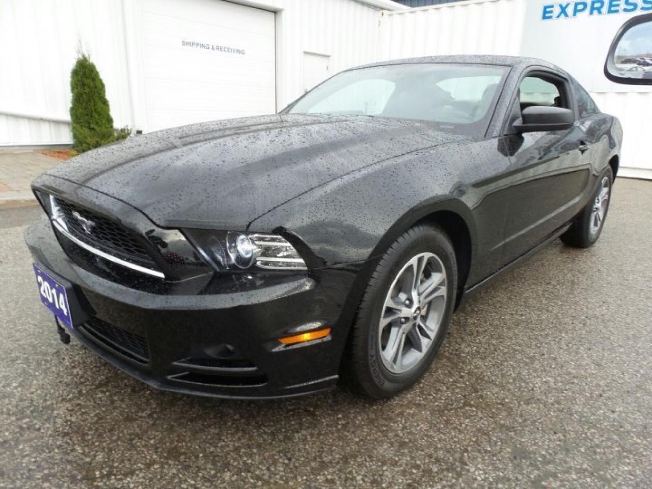 2014 Ford Mustang Coupe V6 Photo0