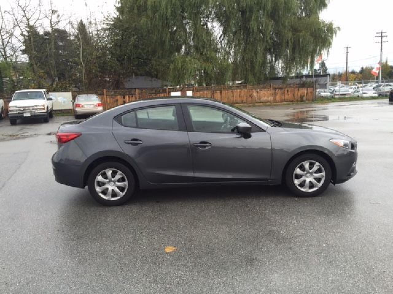 2014 Mazda MAZDA3  - Photo #2