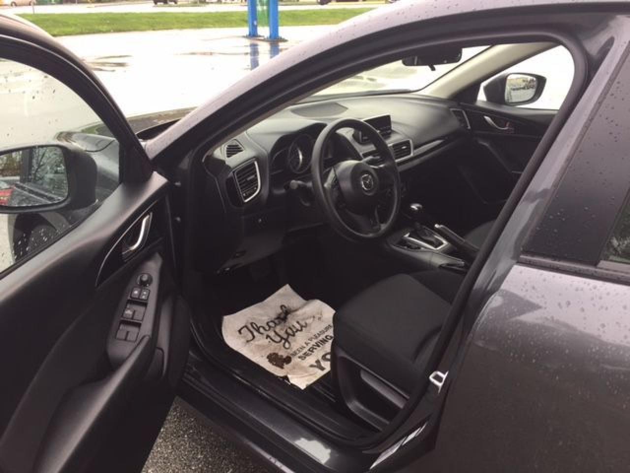 2014 Mazda MAZDA3  - Photo #9