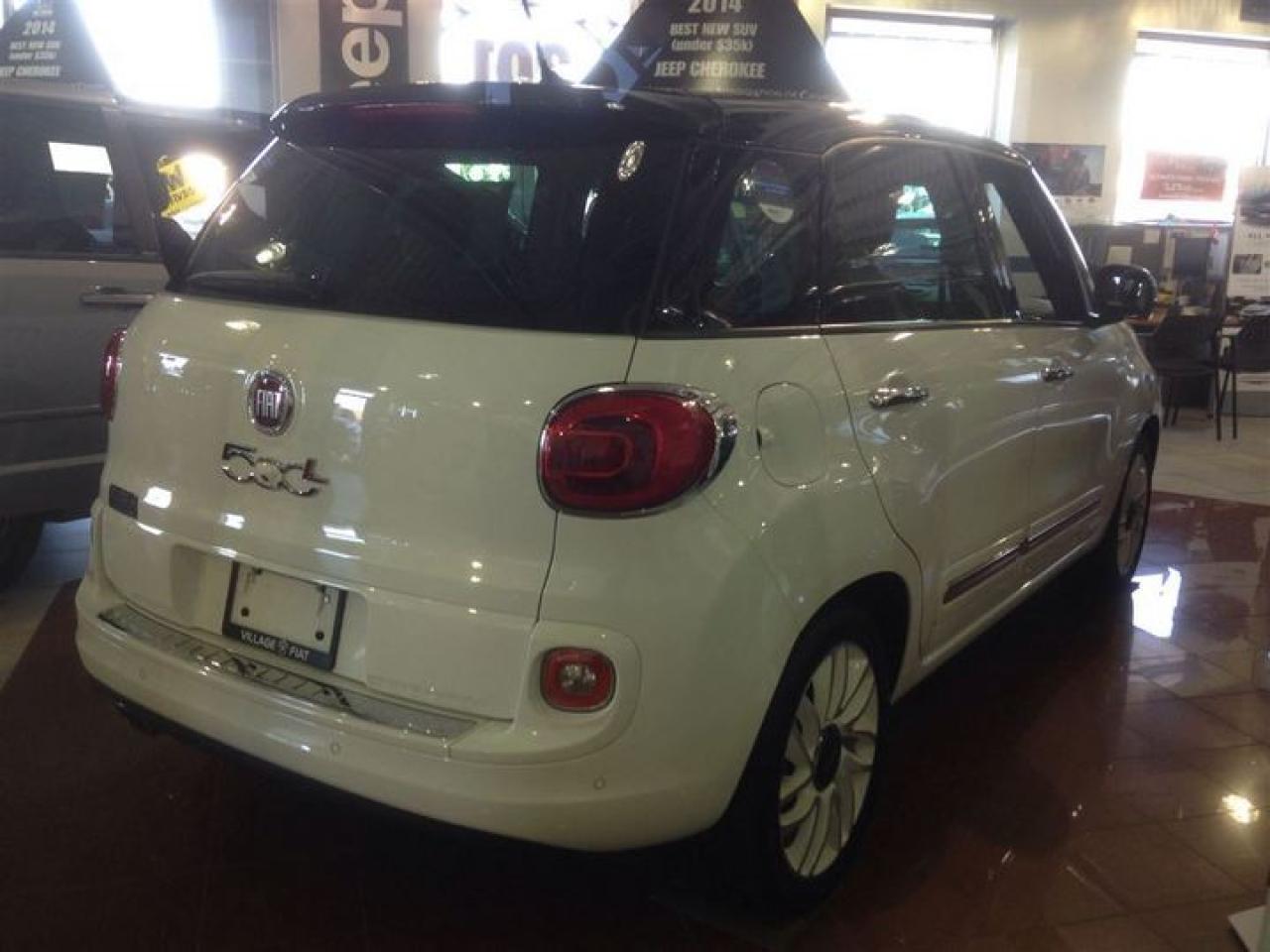 2014 Fiat 500 L Lounge ***LEATHER-FACED SEATING***REAR PARK ASSIST Photo2