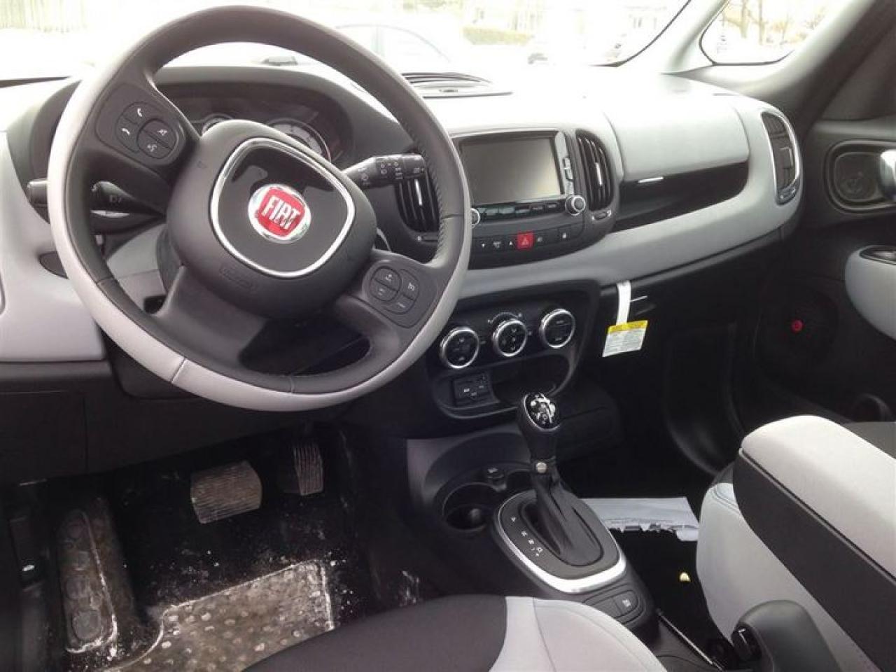 2014 Fiat 500 L Sport ***POWER MOON ROOF***BEATS BY DRE SPEAKERS** Photo2