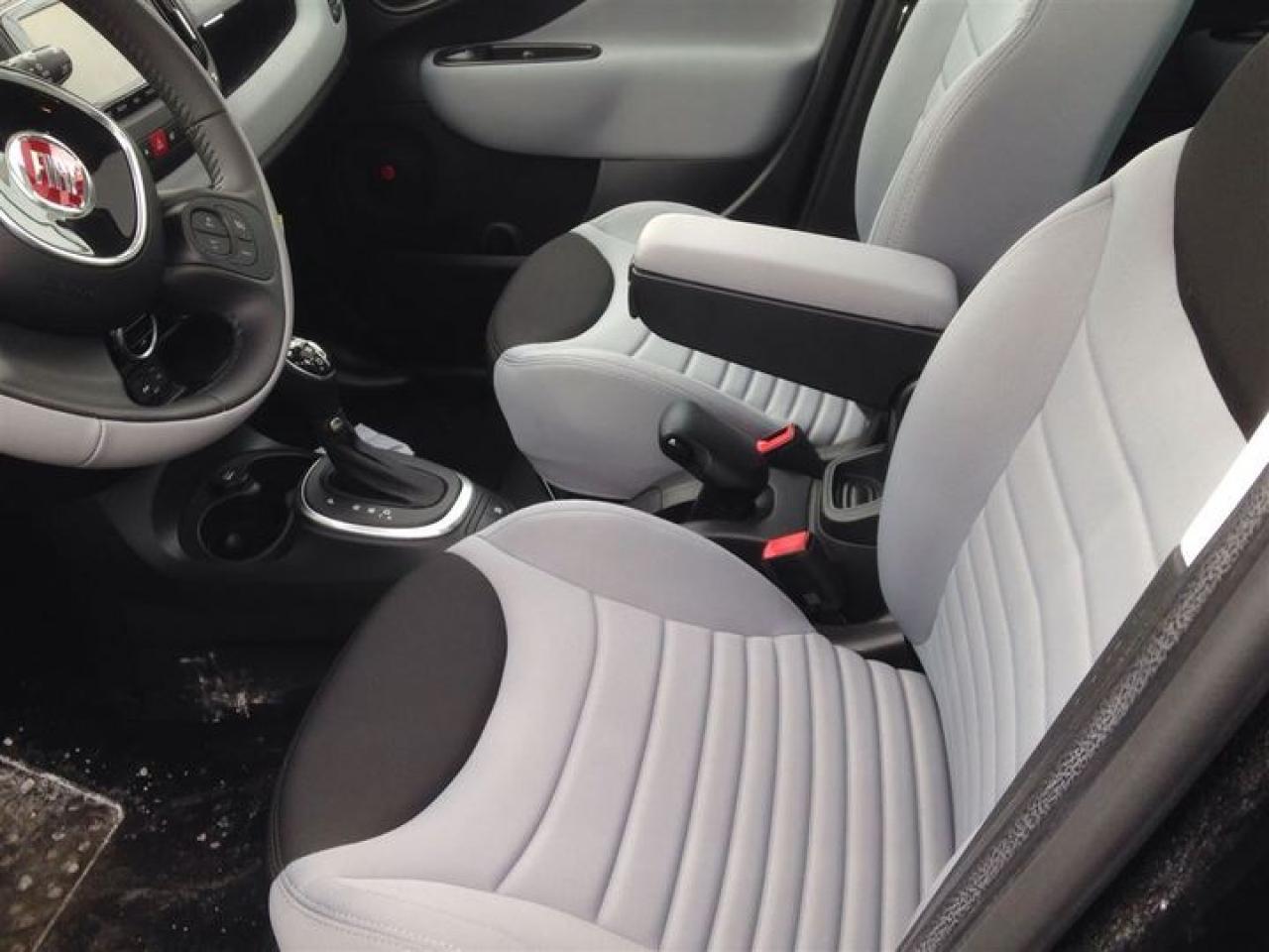2014 Fiat 500 L Sport ***POWER MOON ROOF***BEATS BY DRE SPEAKERS** Photo4