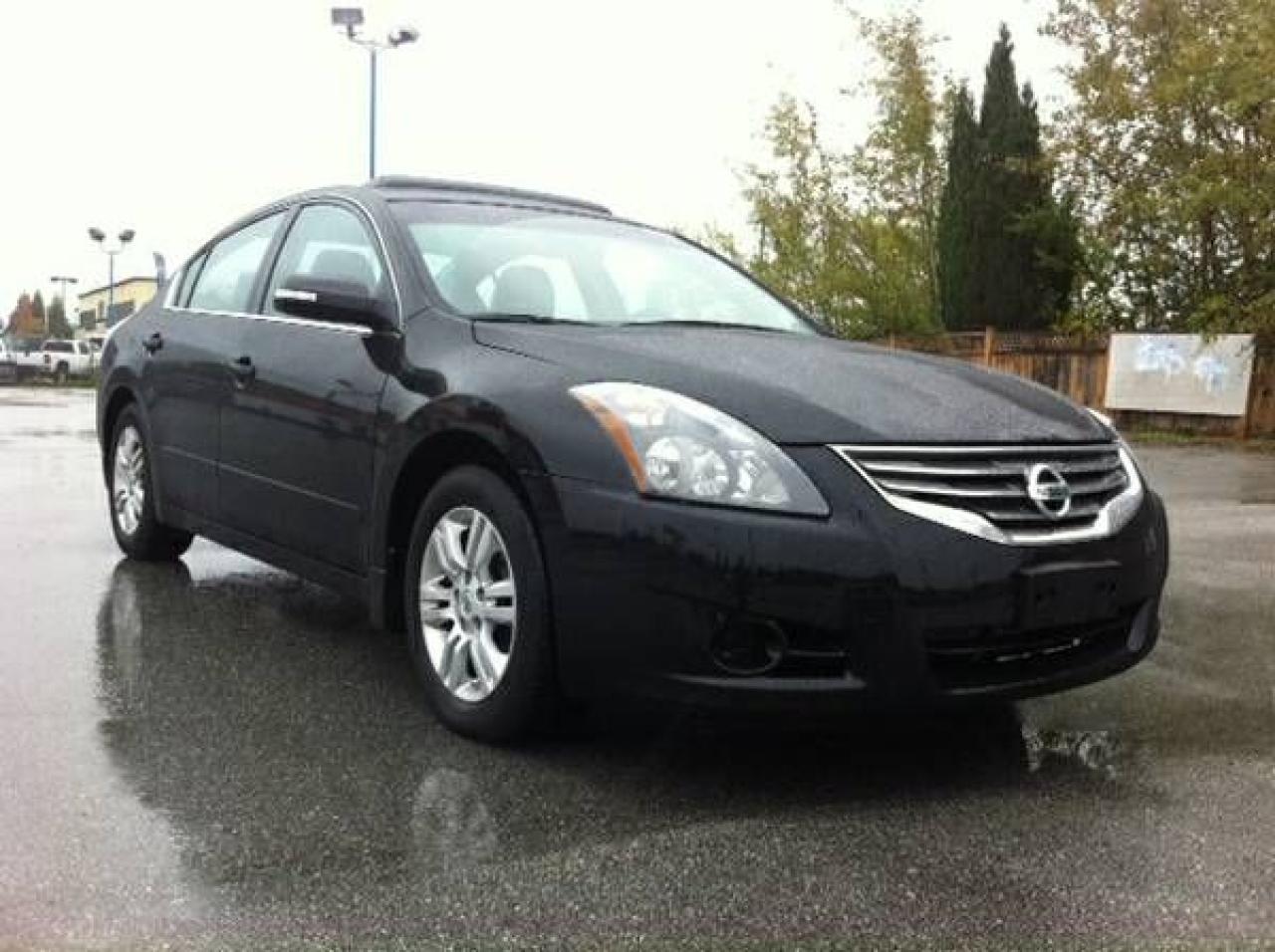 2012 Nissan Altima  - Photo #2