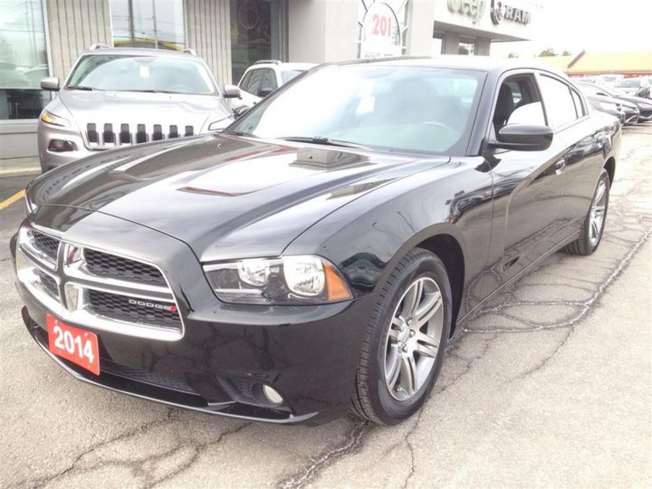 2014 Dodge Charger SXT Photo4