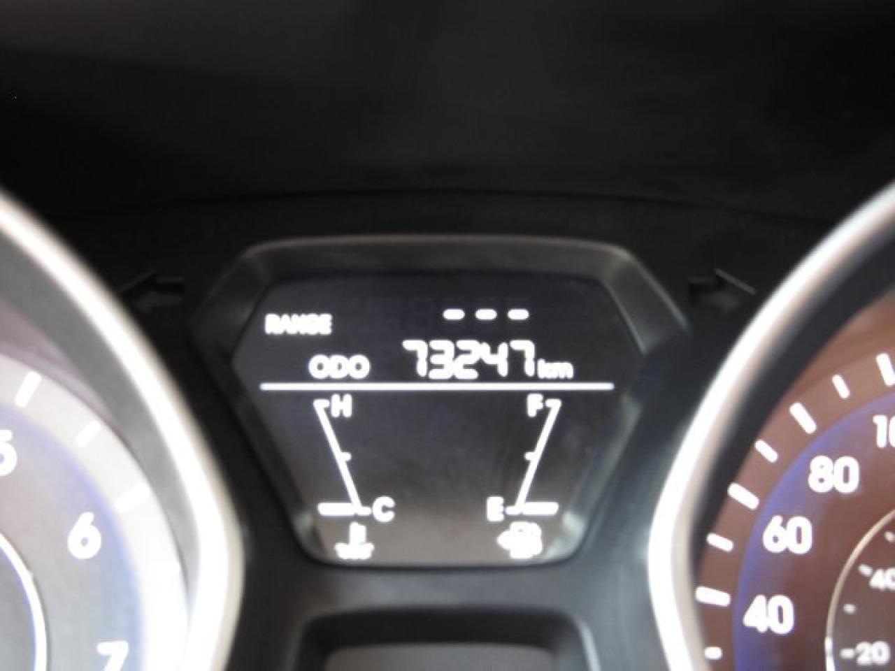 2011 Hyundai Elantra GL Photo2