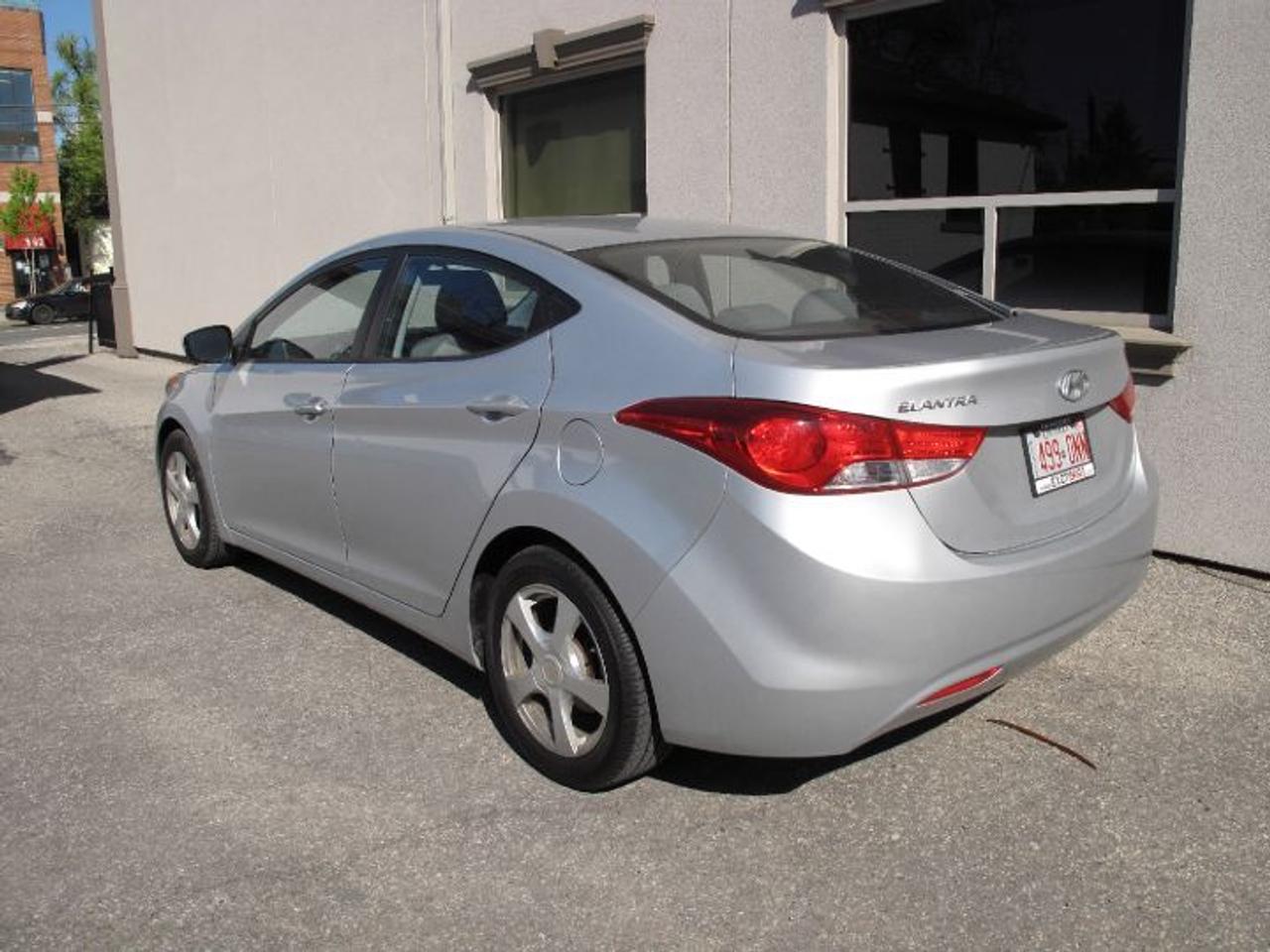 2011 Hyundai Elantra GL - Photo #4