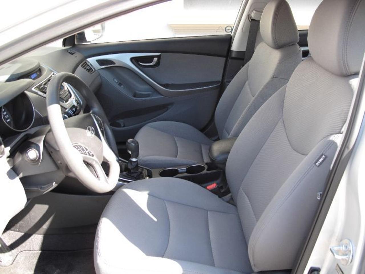 2011 Hyundai Elantra GL - Photo #8