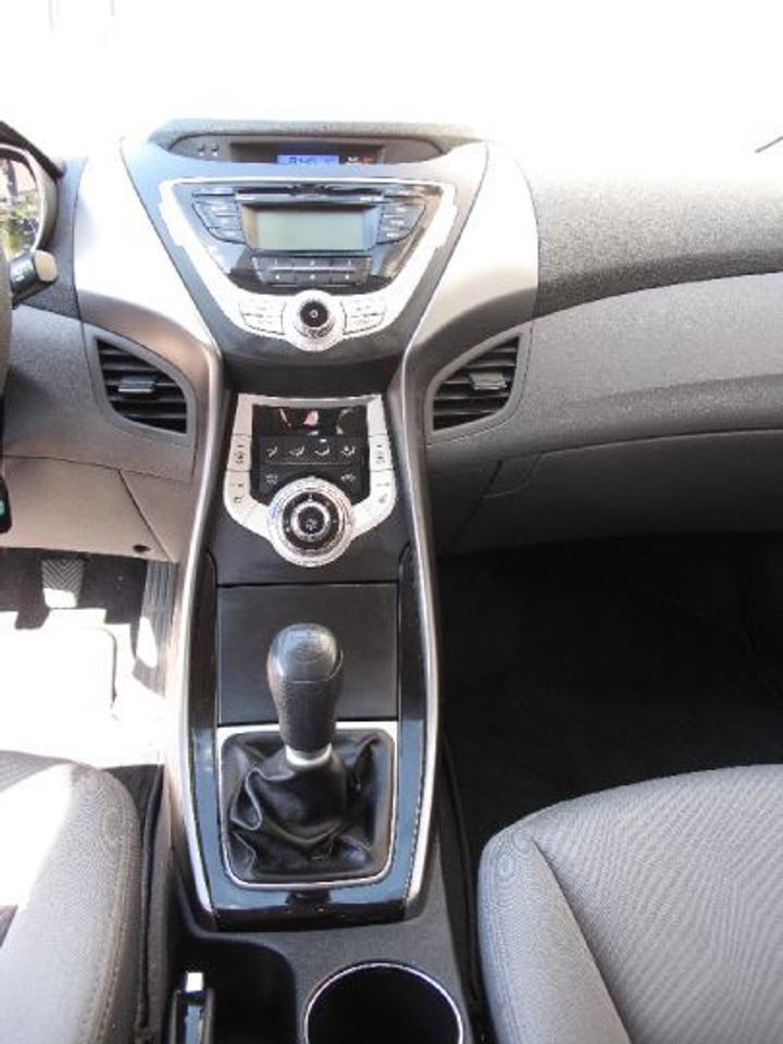 2011 Hyundai Elantra GL Photo