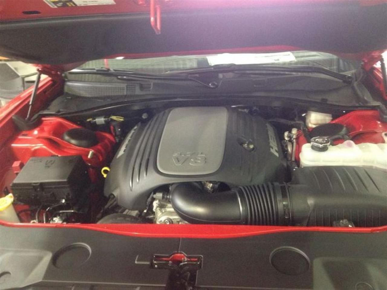 2014 Dodge Charger R/T ***LEATHER INT.***VOICE ACTIVATED NAVIGATION** Photo2