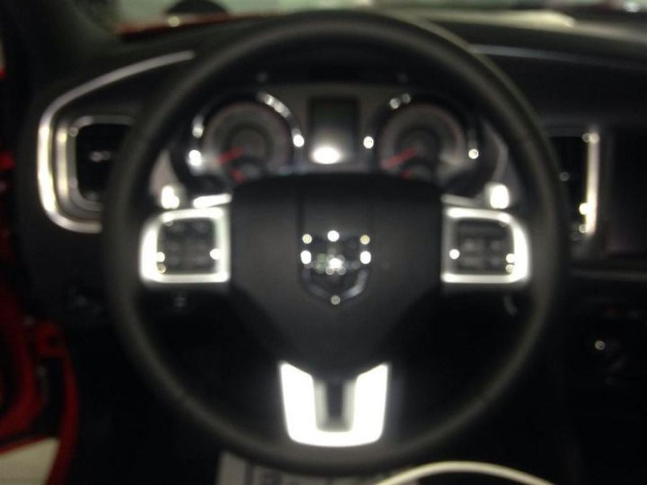 2014 Dodge Charger R/T ***LEATHER INT.***VOICE ACTIVATED NAVIGATION** Photo3