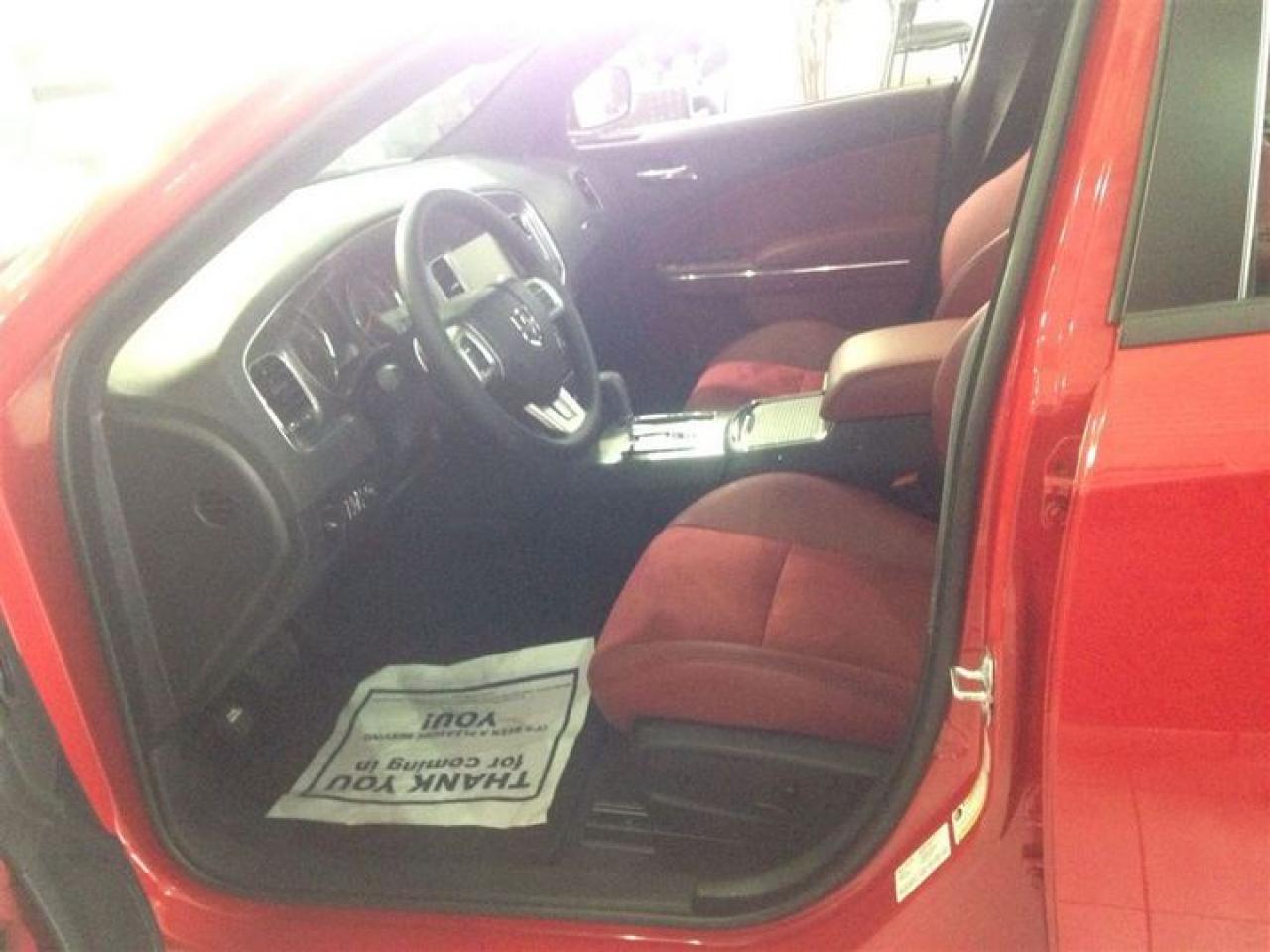 2014 Dodge Charger R/T ***LEATHER INT.***VOICE ACTIVATED NAVIGATION** Photo4